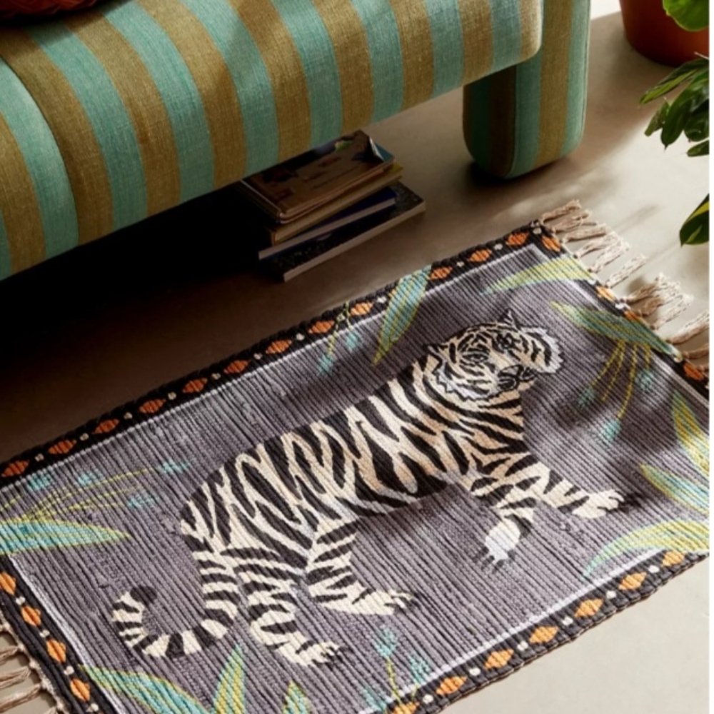 Tiger mat 2" × 3 ".